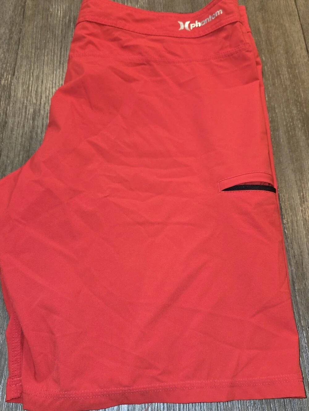 Hurley Sz. 40 Red Board Shorts